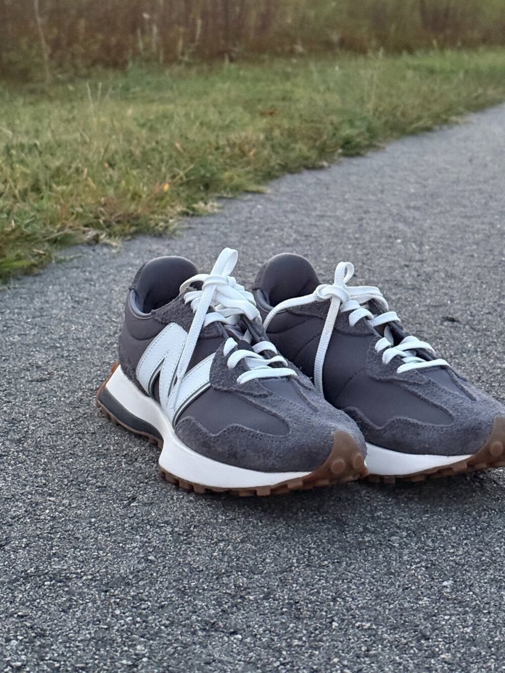 New Balance 327 'Magnet Gum'